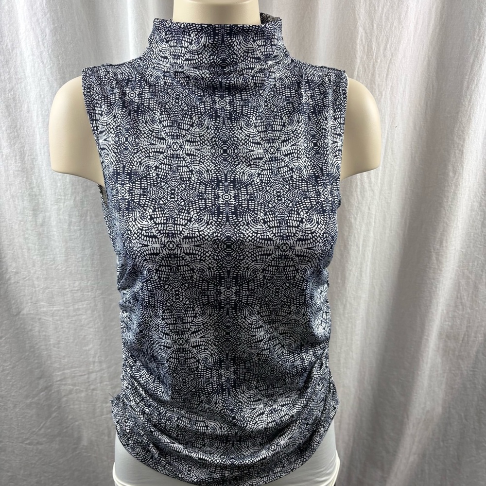 Sandra Angelozzi Sleeveless, Side Ruched Mock-Neck Top Navy/White L